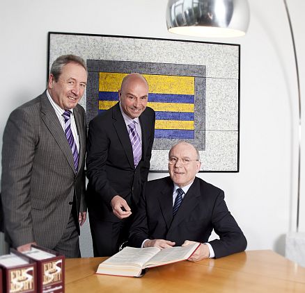 Rechtsanwälte: Götz-Dietrich Raisner, Martin Schreiber, Dr. Joachim Nelles
